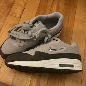 Nike AirMax 1 women’s sneakers, size 6
